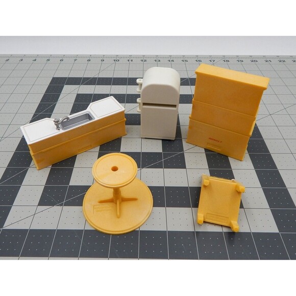 Calico Critters Sylvanian Families Kozy Kitchen Epoch Replacements Incomplete - Picture 5 of 6